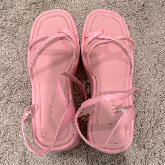 Women’s light pink platform sandal - Picture 2 of 3